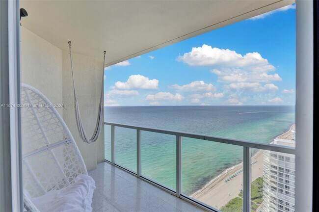 Building Photo - 16699 Collins Ave