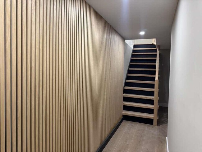 Building Photo - 192 Halladay St