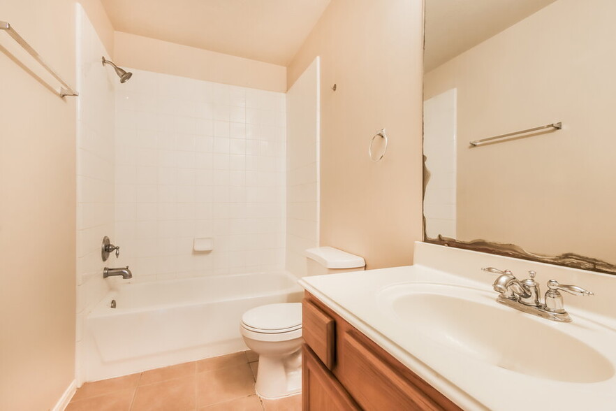 Building Photo - 10834 Waterfern Ct