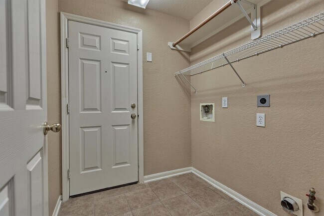 Building Photo - 183 Fairwind Trail Dr