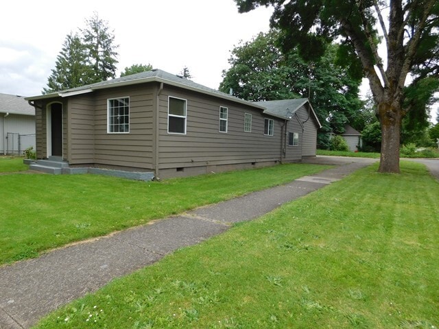 Building Photo - 3Bd/1Ba Single Story House - Available Soon!