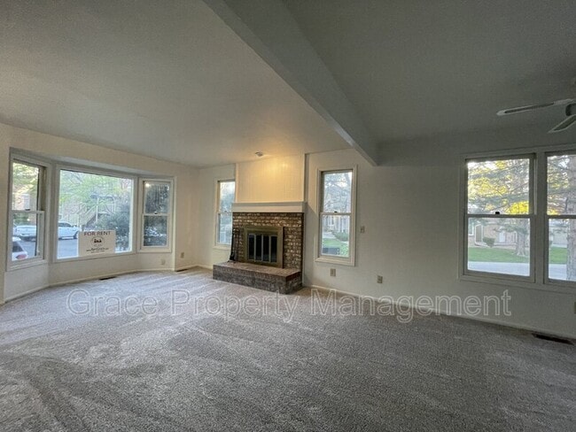 Building Photo - 2351 Ranch Dr