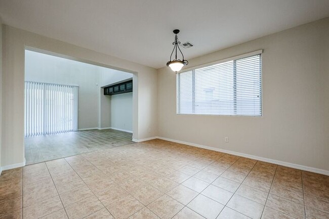 Building Photo - Lovely 4 bed 3 bath in core Chandler, ( Oc...