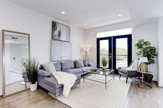 Building Photo - Beautiful 2 Bed + Den Penthouse With Priva...