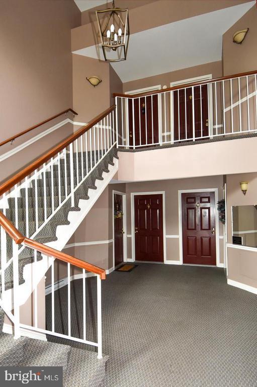 Building Photo - 4056 Grays Pointe Ct