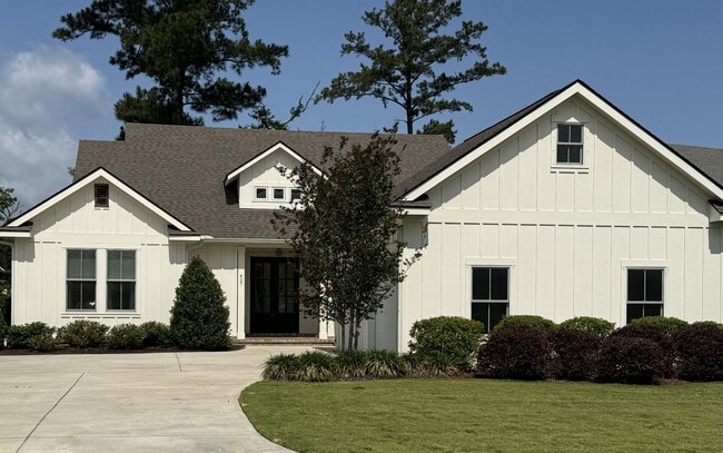Building Photo - 427 Colony Dr