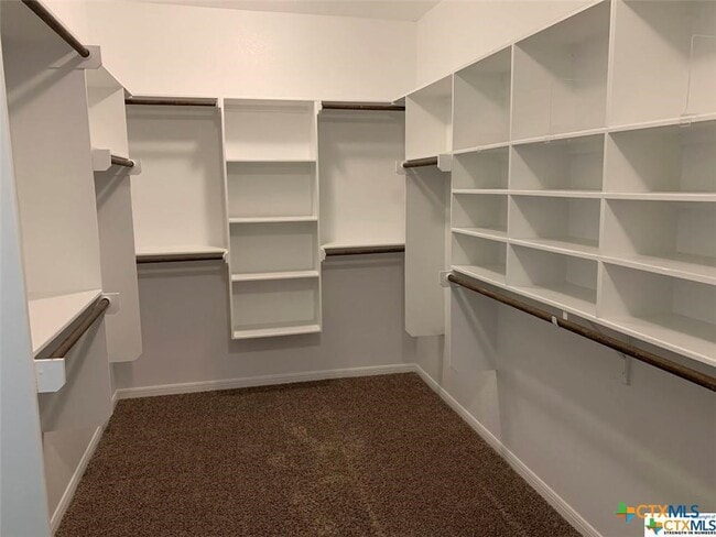 Building Photo - 515 Salt Lick Dr