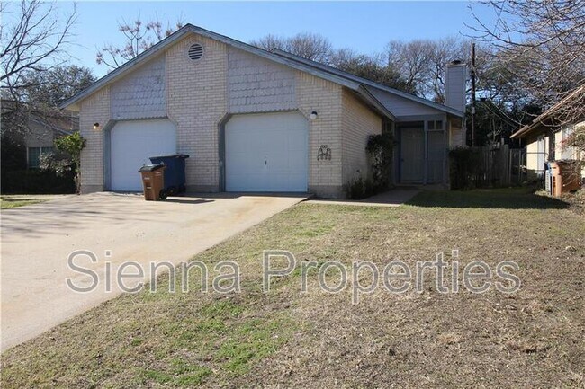 Building Photo - 7208 Lilac Ln