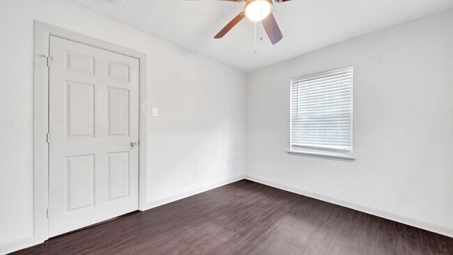 Building Photo - 2505 Delano St