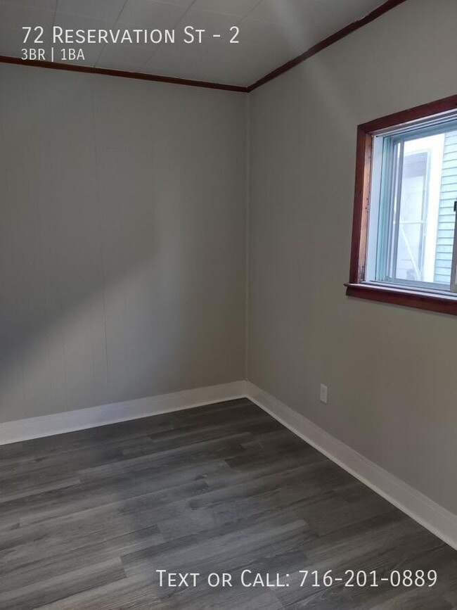 Building Photo - 72 Reservation St