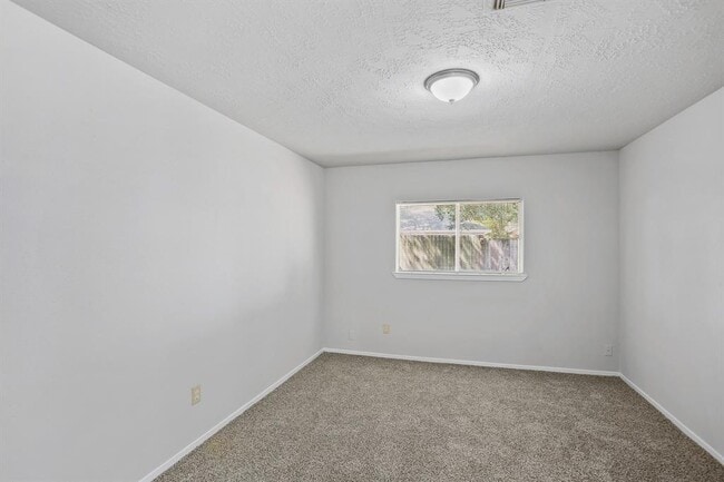 Building Photo - 24110 Griffin House Ln