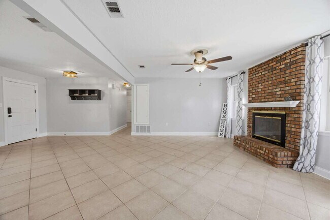 Building Photo - "Charming 4-Bedroom Shalimar Retreat- Power Included With Rent!"