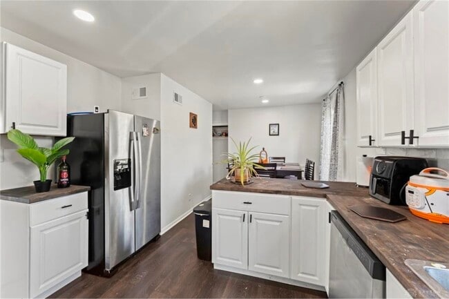 Building Photo - 1630 Falke Dr