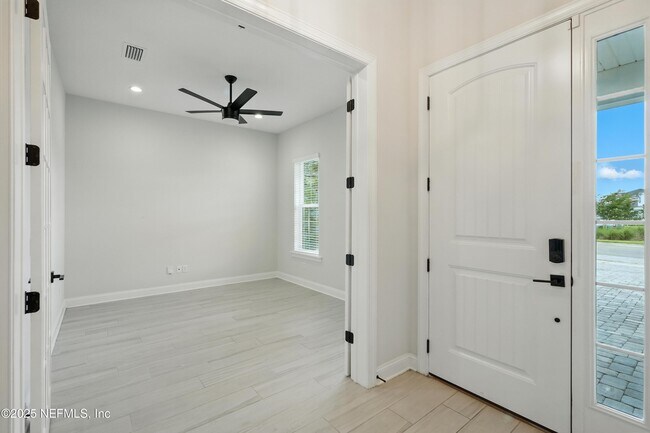 Building Photo - 480 Loosestrife Wy