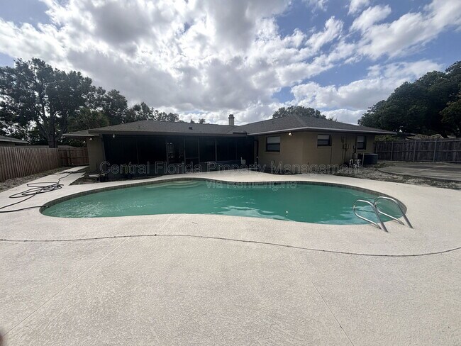 Building Photo - 1009 Terry Dr