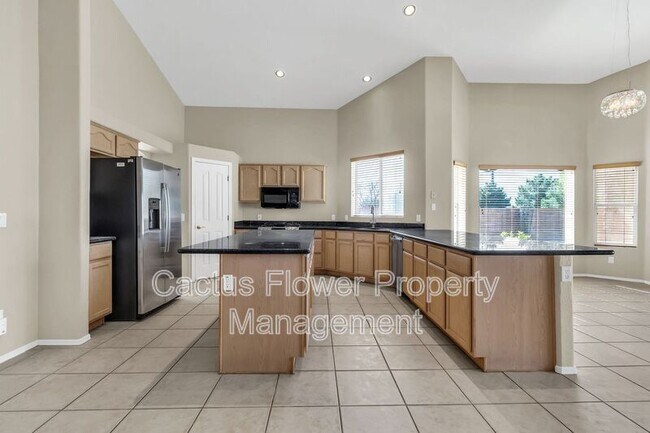 Building Photo - 2524 N Sunrise