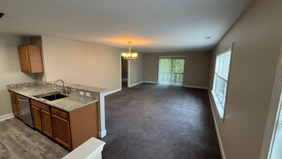 Building Photo - 43 Foxden Dr