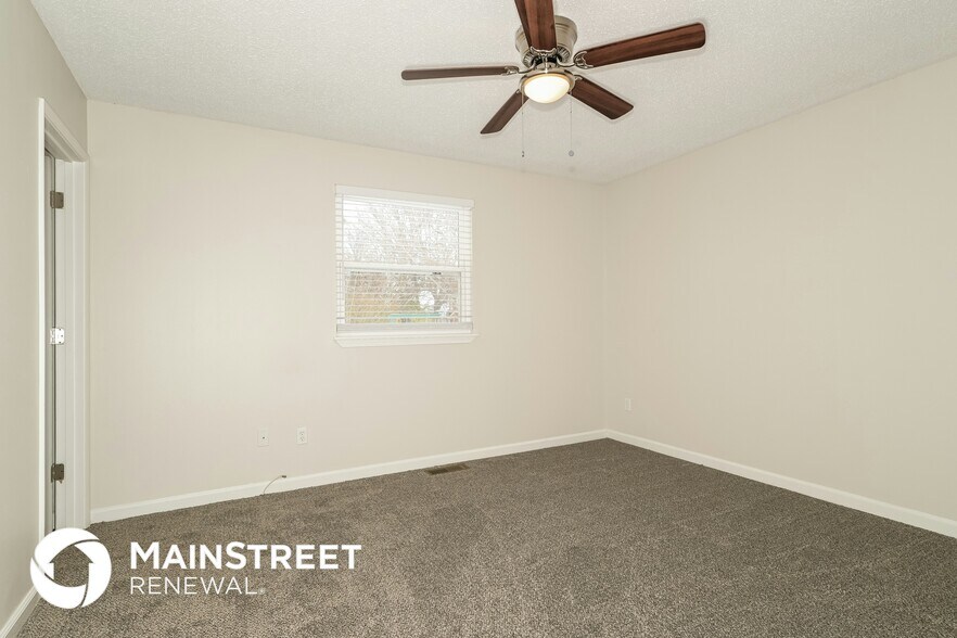 Building Photo - 3515 Ridgewood Dr