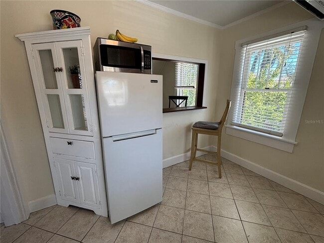 Building Photo - 810 22nd Ave N