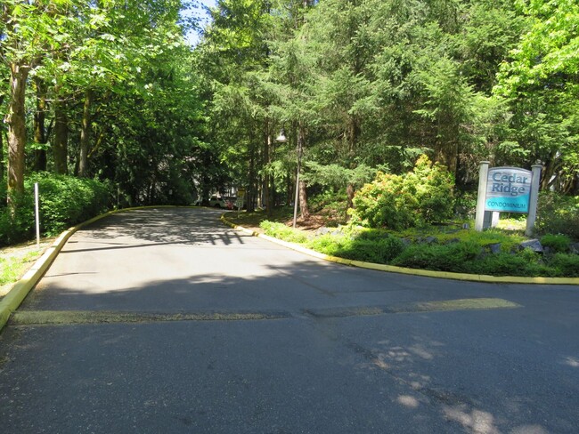 Building Photo - Redmond Modern & Updated 3bd/2bath Condo i...