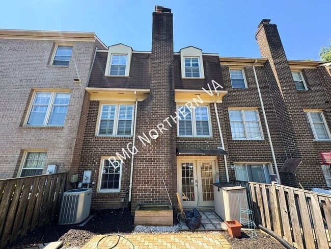 Building Photo - 7450 Adams Park Ct
