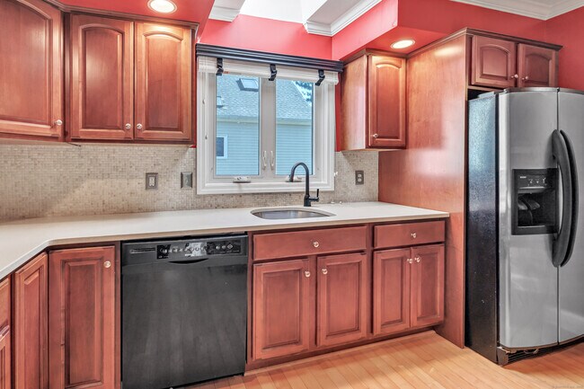 Building Photo - 66 Westview Terrace