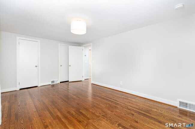 Building Photo - 170 Brunswick Ave