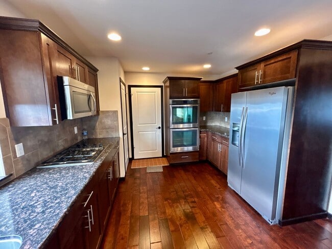 Building Photo - Gorgeous 4 bed 2.5 bath Marysville home