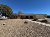 Building Photo - Comfy & Spacious 3 Bed Home! Mesa School District!