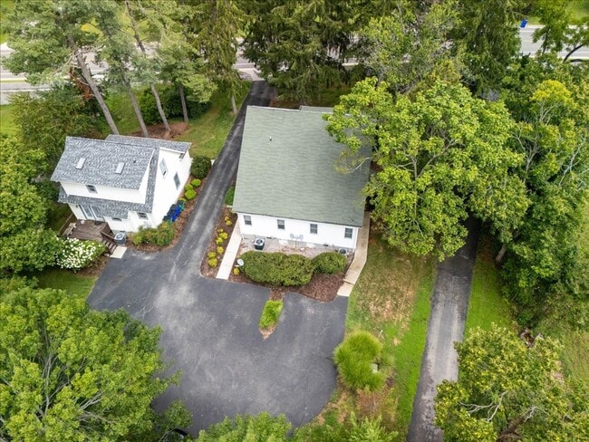 Building Photo - 50% Off First Month! Spacious 3BR Townhome...