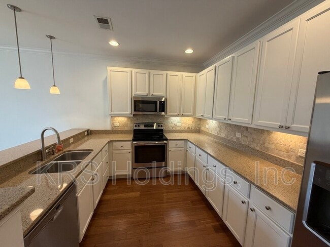 Building Photo - 1517 Rollesby Way