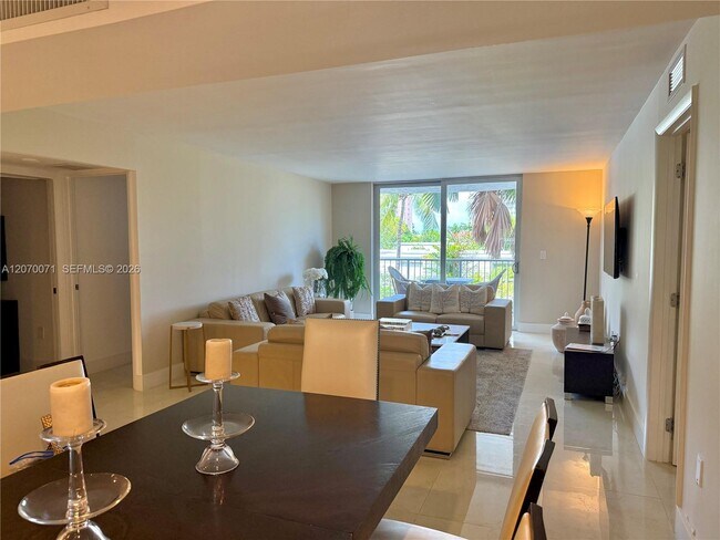 Building Photo - 210 Seaview Dr