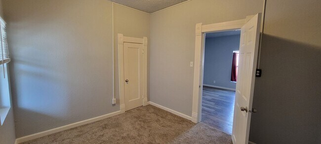 Building Photo - 408 Rudd Ave