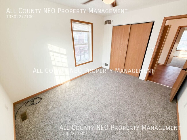 Building Photo - 2637 E 110th St