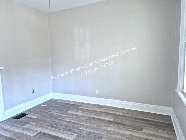 Building Photo - 1521 4th Ave