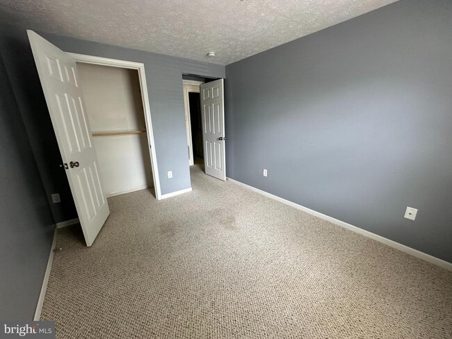 Building Photo - 4122 Maple Path Cir