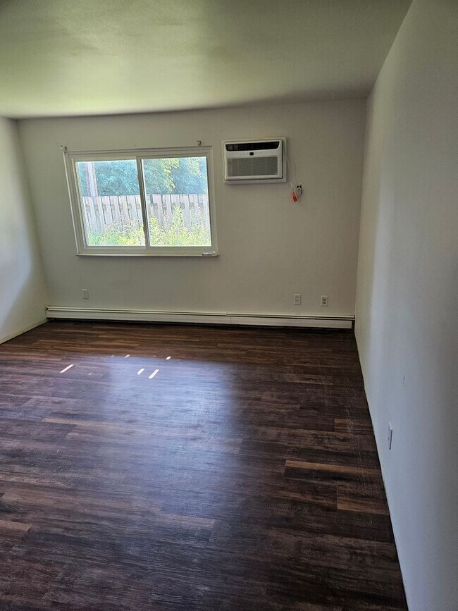 Building Photo - 2205 Sylvan Way
