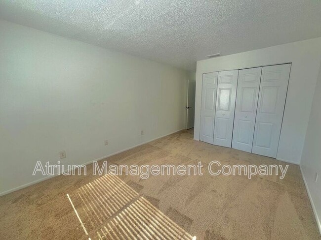 Building Photo - 630 Kenwick Cir