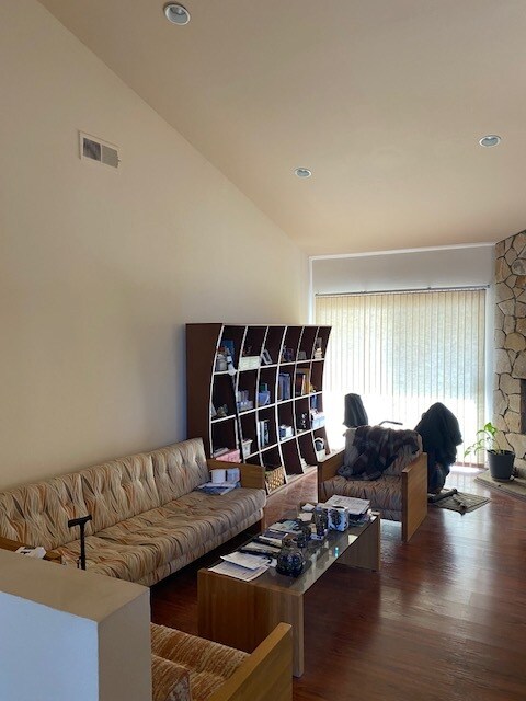 Family Room 1 - 6257 Fallbrook Ave