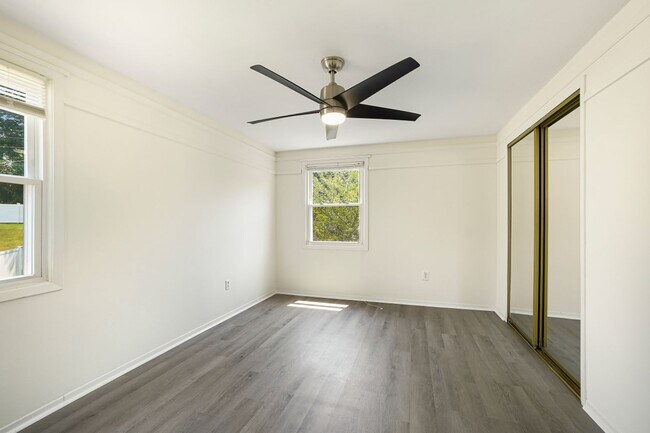 Building Photo - A 4 BEDROOM 2.5 BATH DREAM COME TRUE IN POINTER RIDGE AT COLLINGTON!