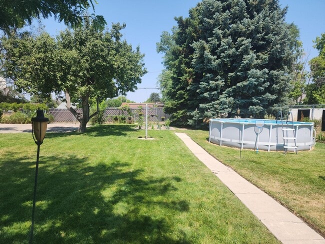 Building Photo - Poplar Grove 3 bd. House! Pets ok! Love the yard!
