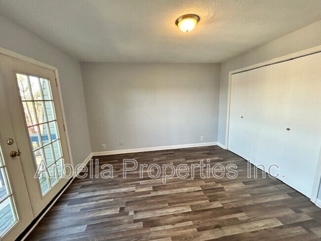 Building Photo - 103 Angeline Dr