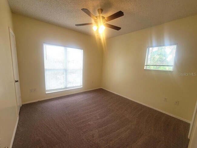 Building Photo - 10020 Strafford Oak Ct