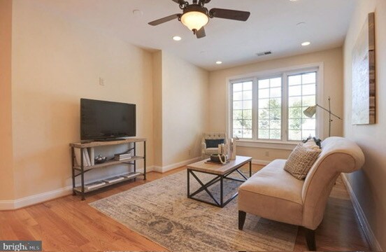 Building Photo - 12037 Stuart Ridge Dr