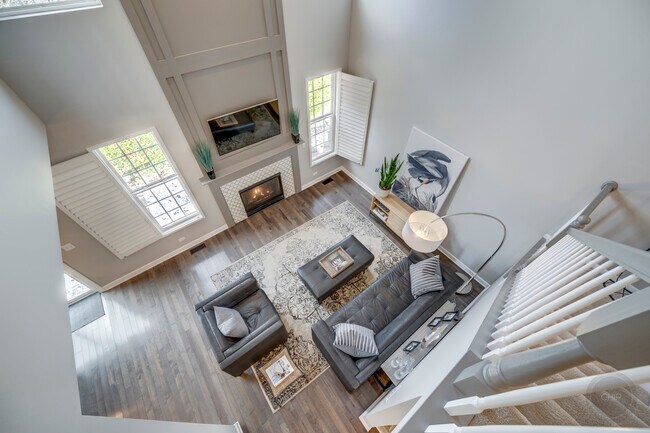 Building Photo - 201 Dorset Ave