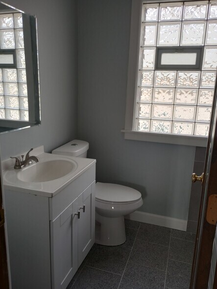 Building Photo - 1327 Otto Blvd