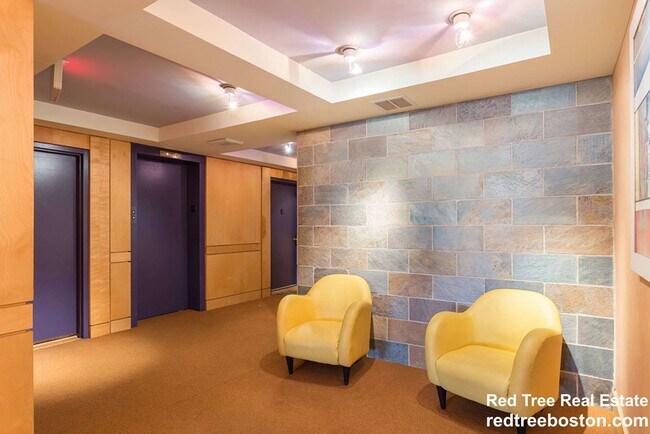 Building Photo - 320 Hammond Pond Pkwy