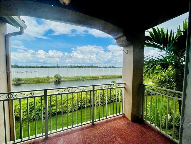 Building Photo - 6560 NW 114th Ave