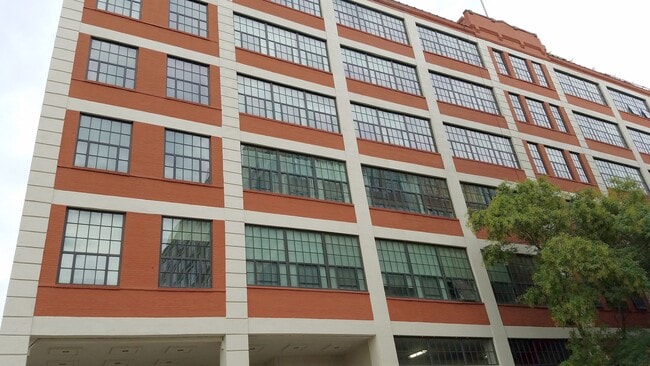 Building Photo - 2429 Locust St