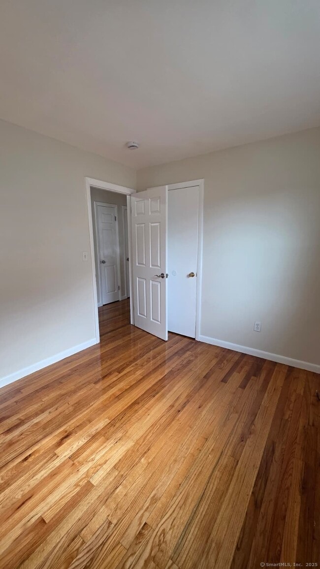 Building Photo - 104 Yacht St